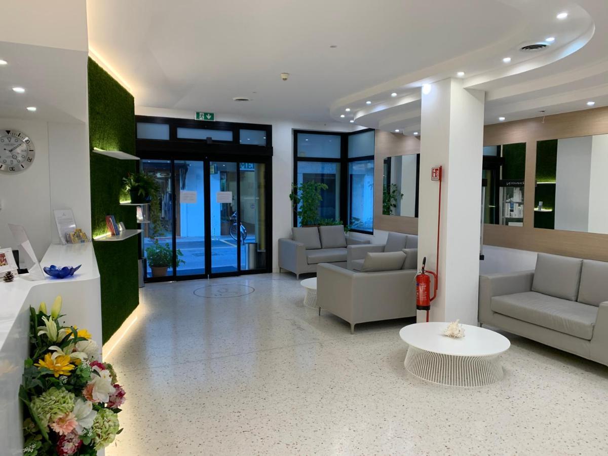 Hotel San Carlo Lignano Sabbiadoro Esterno foto