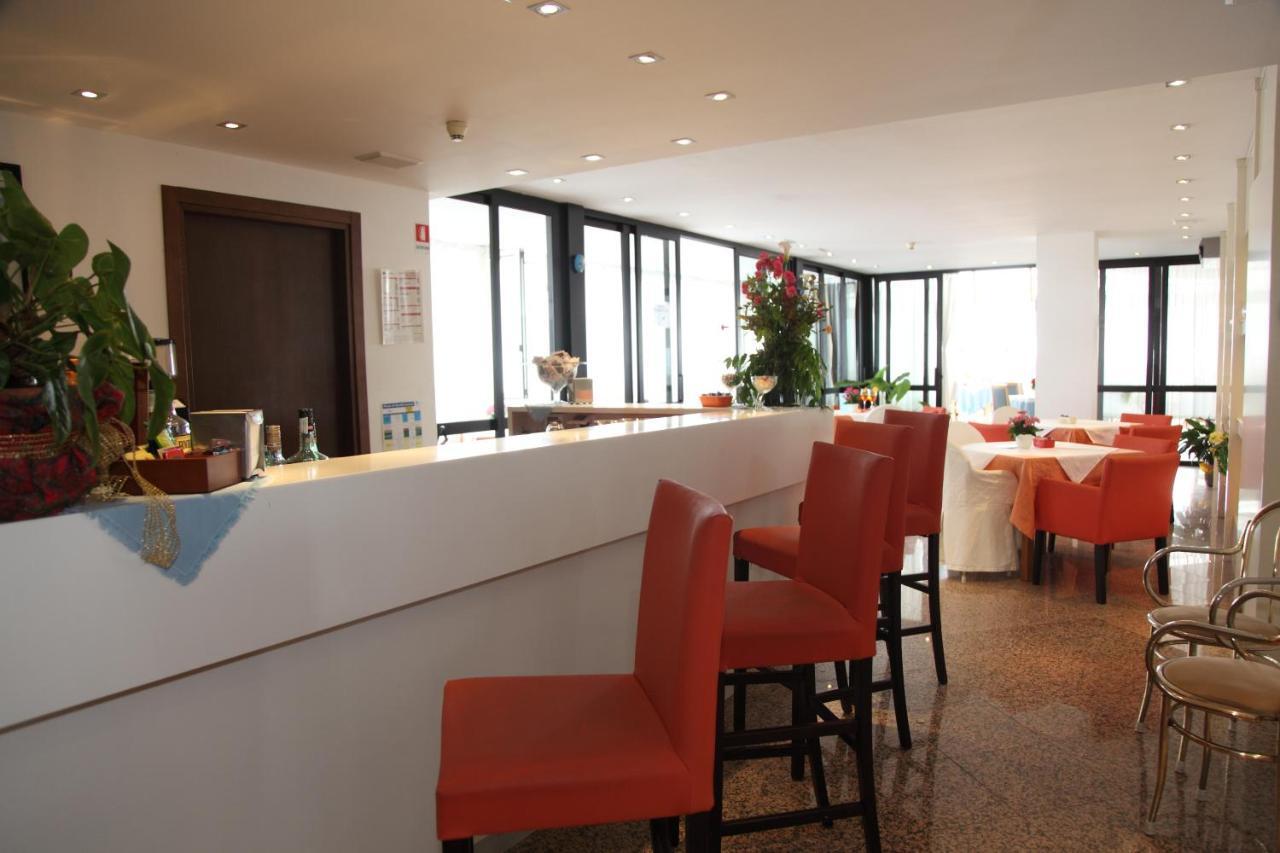 Hotel San Carlo Lignano Sabbiadoro Esterno foto