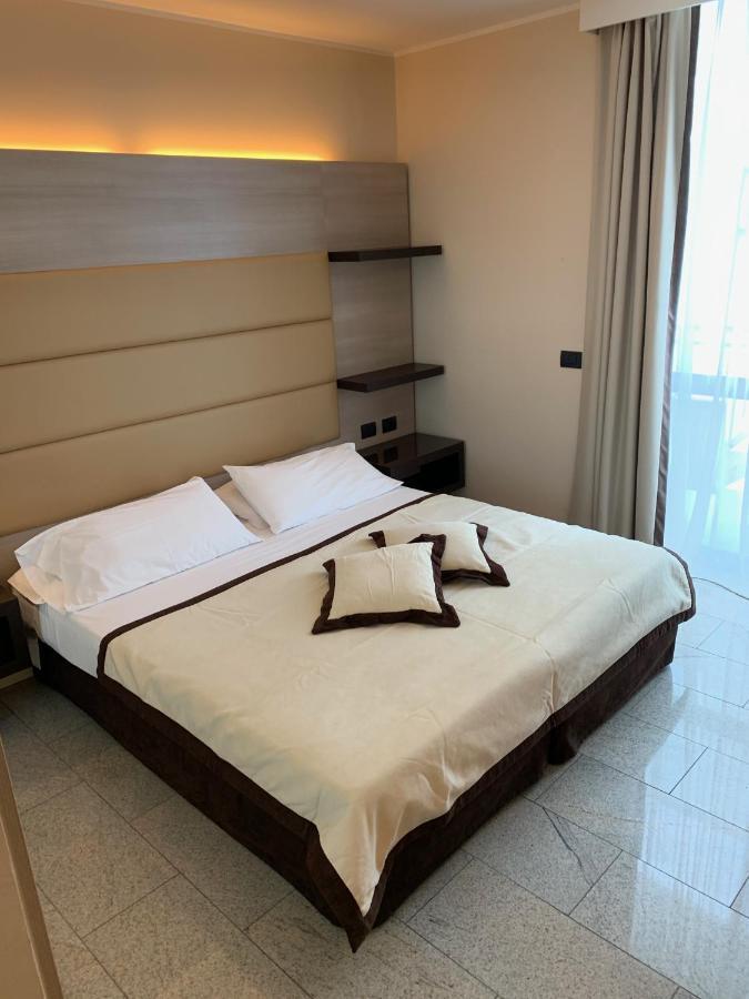 Hotel San Carlo Lignano Sabbiadoro Esterno foto