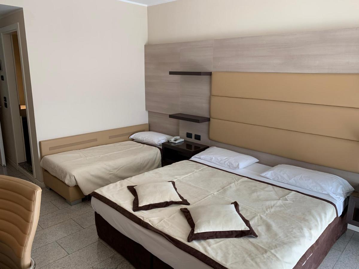 Hotel San Carlo Lignano Sabbiadoro Esterno foto