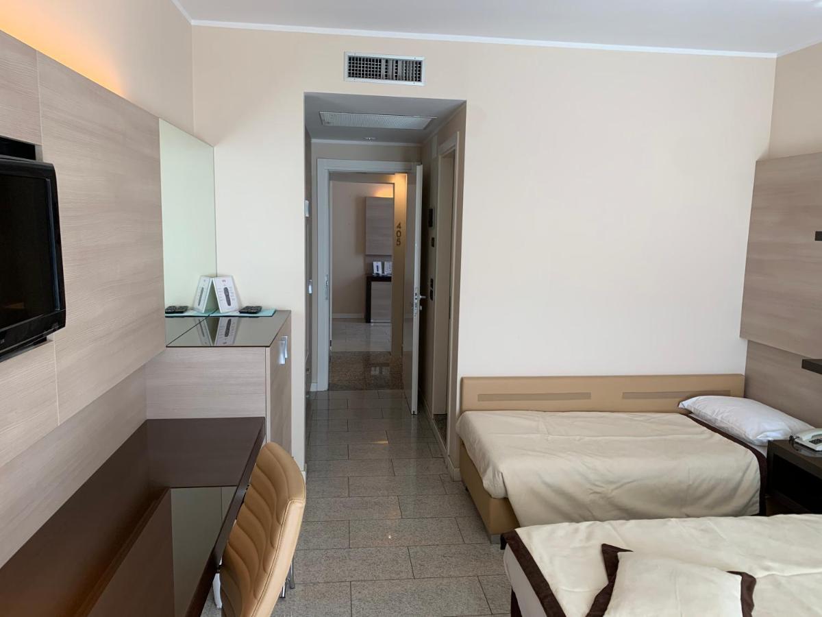 Hotel San Carlo Lignano Sabbiadoro Esterno foto