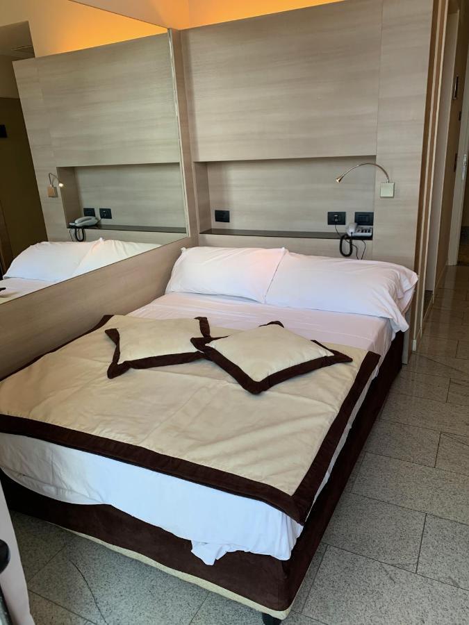 Hotel San Carlo Lignano Sabbiadoro Esterno foto