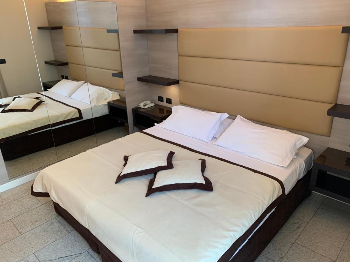 Hotel San Carlo Lignano Sabbiadoro Esterno foto