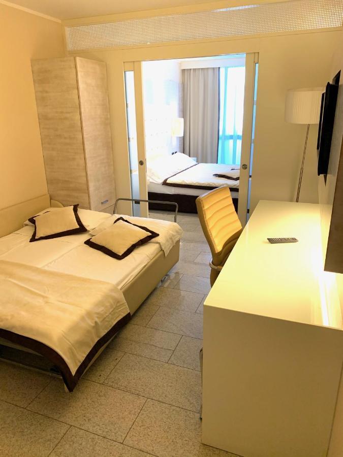 Hotel San Carlo Lignano Sabbiadoro Esterno foto